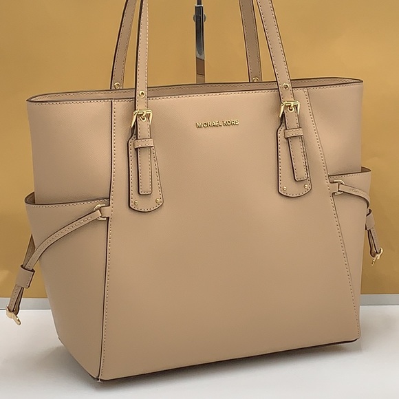 MICHAEL KORS  Voyager East West Tote OYSTER COLOR - Picture 1 of 15